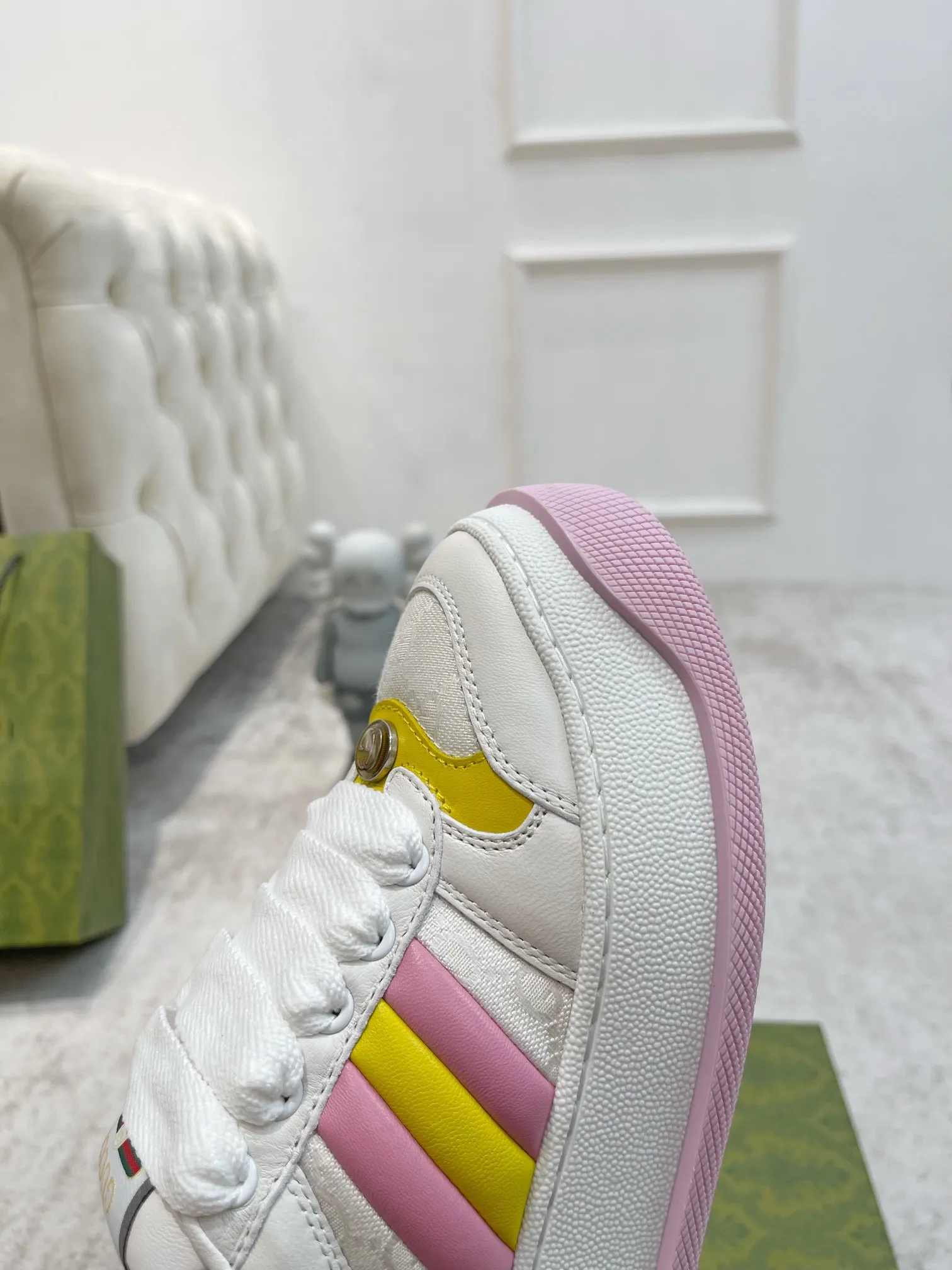 👟👟Ex-factory price 660👟👟Gucci's latest chubby thick-soled dirty shoes~~couple casual shoes, 6cm height-increasing shoes~~ The upper is stained cowhide stitched with classic double G cloth fabric, the terry cloth is delicate and sweat-absorbent and breathable, the foot pad is integrated with latex injection molding, 6cm thick T👟👟Ex-factory price U two-color sole✅ 35-40
